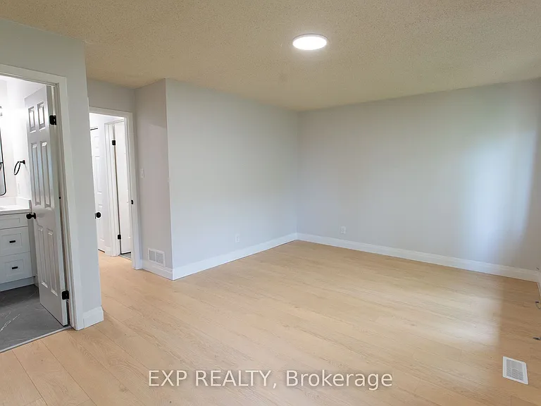 710 Coronation Ave #7 — Photo 20