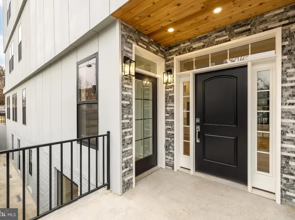 1516 Levis St NE #1, Washington, DC 20002