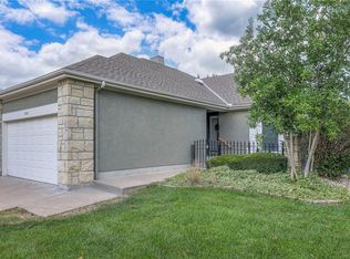 4103 SW Homestead Dr, Lees Summit, MO 64082