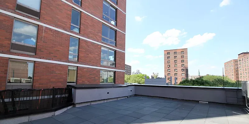 Rented by Loom Capital Group Inc. | media 34