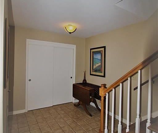 3rd image of 4869 Pembroke Dr