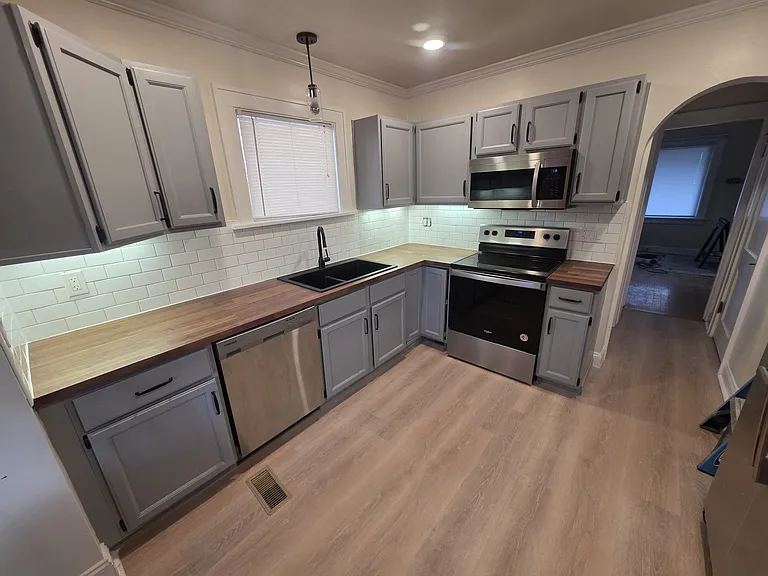 6731 Lansdowne Ave — Photo 7