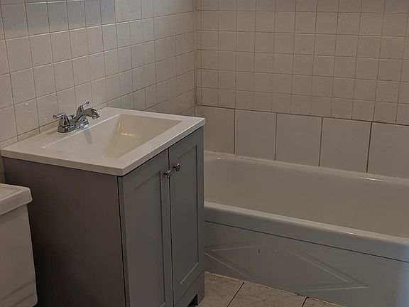 4th image of 8700 S Paxton Ave #E1
