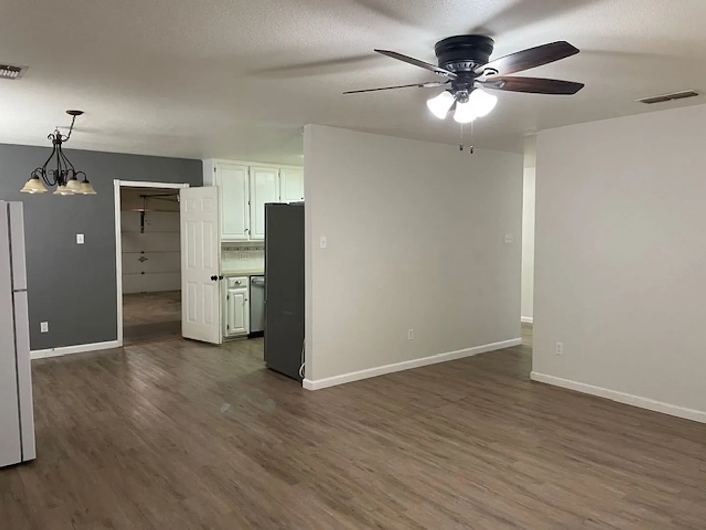 7601 Thompson Pkwy — Photo 3