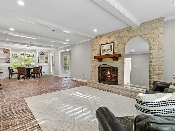 4th image of 501 Cottonwood Pl