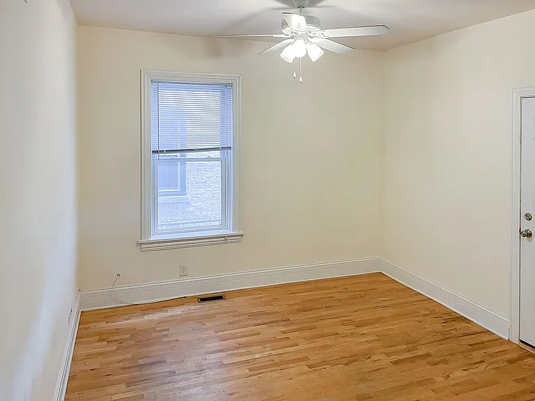 3818 N Sheffield Ave — Photo 24