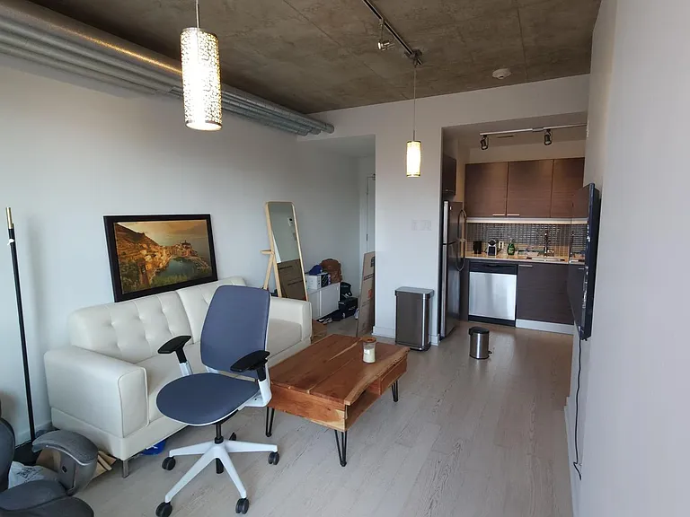 354 Gladstone Ave #411 — Photo 7