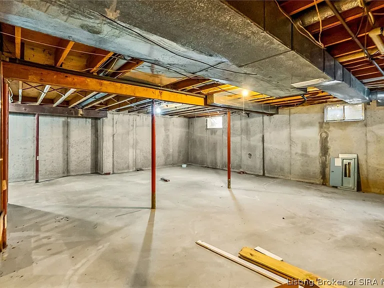 2201 Glenn Abbey — Photo 41