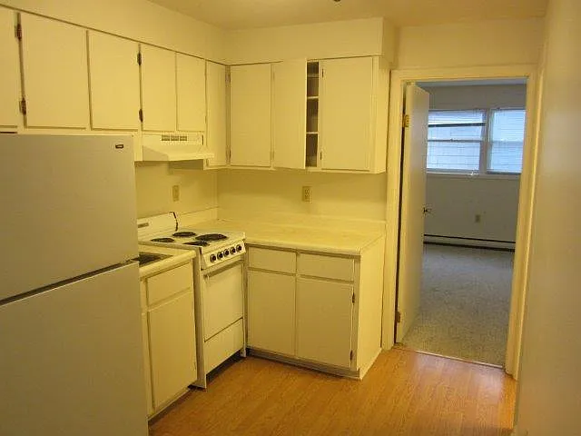 328 College St — Photo 47