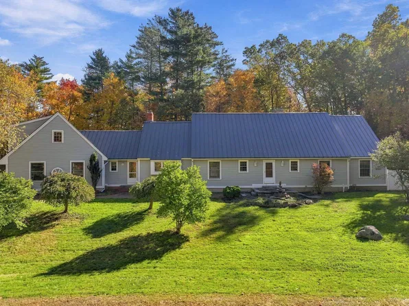 38 Country Farm Road, Stratham, NH 03885