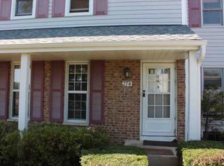 274 Rodenburg Rd, Roselle, IL 60172