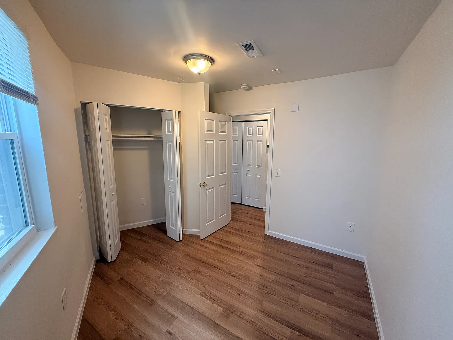 2 bed, 800 sqft, $1,600 — Photo 2