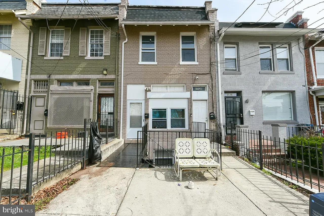 3 bed, $3,496 — Photo 1