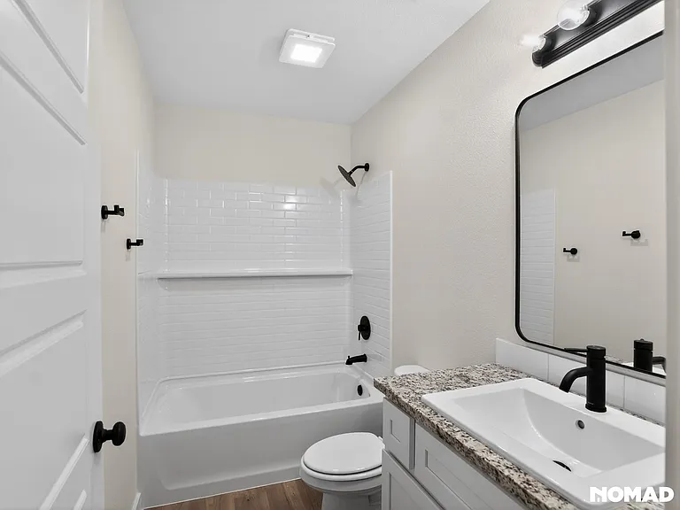 2152 Langford Ave — Photo 10