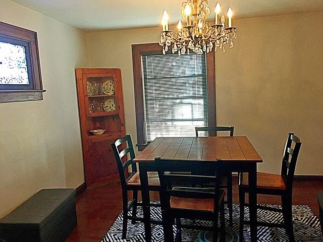 2nd image of 42 E Como Ave