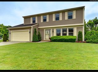 196 Larchmont Ln, Bloomingdale, IL 60108