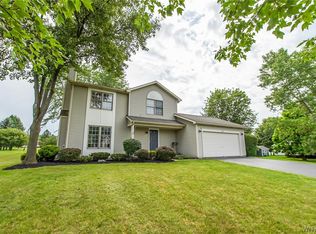 23 Kemp Dr, Macedon, NY 14502