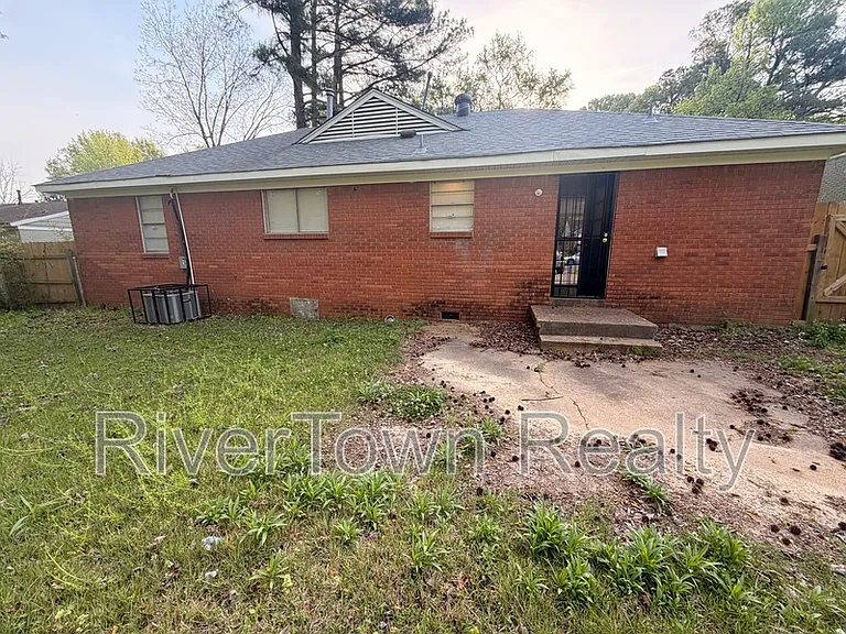 3535 Debby Dr — Photo 12