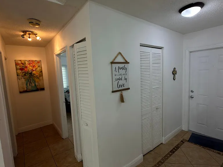 5302 SW 138th Pl — Photo 8