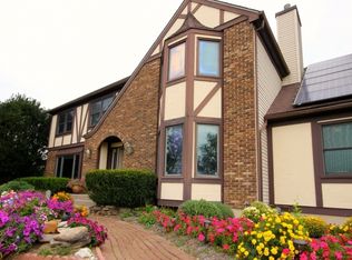 3 Pinewood Ln, Washington, NJ 07882