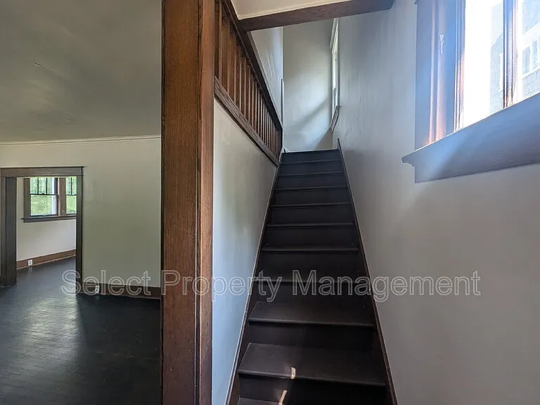 1148 W Packard Ave — Photo 15