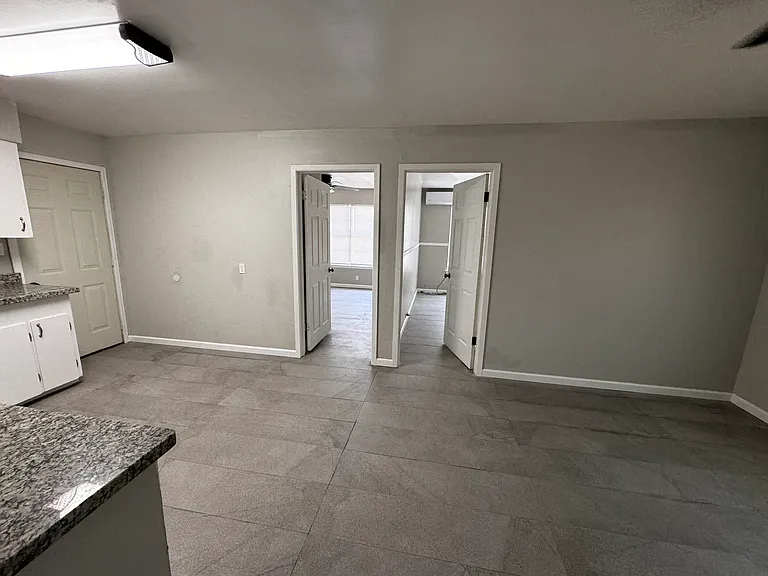 1005 W Martin St — Photo 7