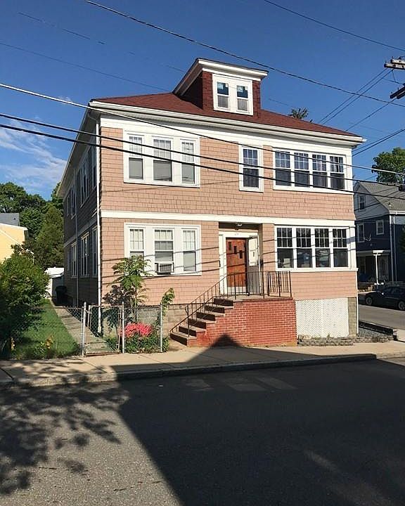 2nd image of 124 Porter St
