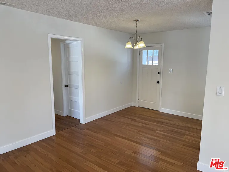 10631 Tinker Ave — Photo 18