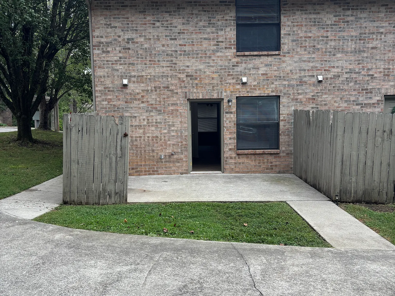 2 bed, 2.5 bath, 1050 sqft, $1,500 — Photo 3