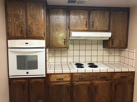 5th image of 377 W Warner Ave #101