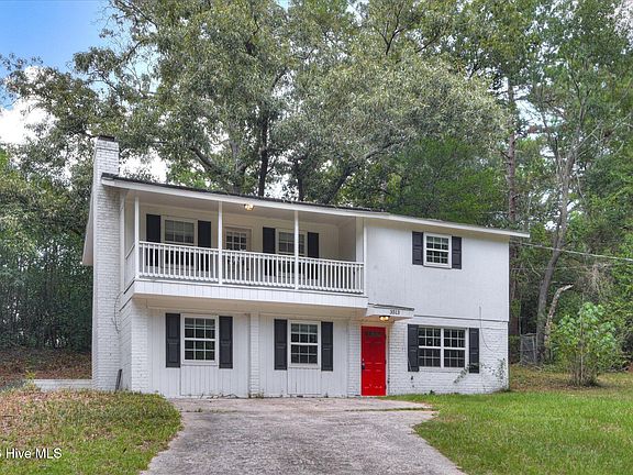 3rd image of 3513 Byron Place