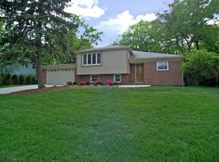 902 Bittersweet Dr, Northbrook, IL 60062