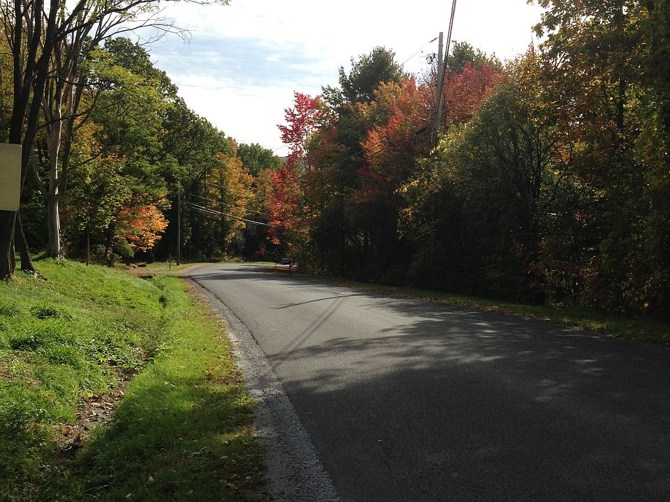 2nd image of 1115 Rector Rd