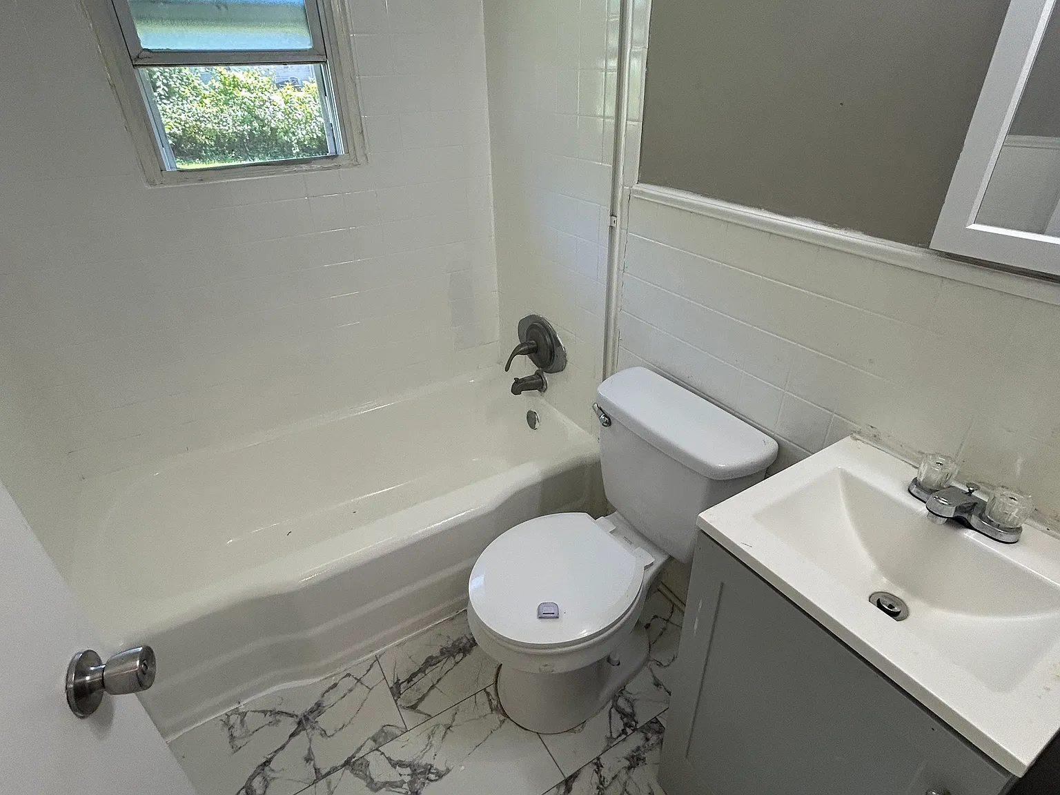 3 bed, 864 sqft, $1,295 — Photo 4