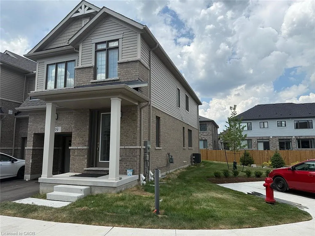 4 bed, 2.5 bath, $2,800 — Photo 2