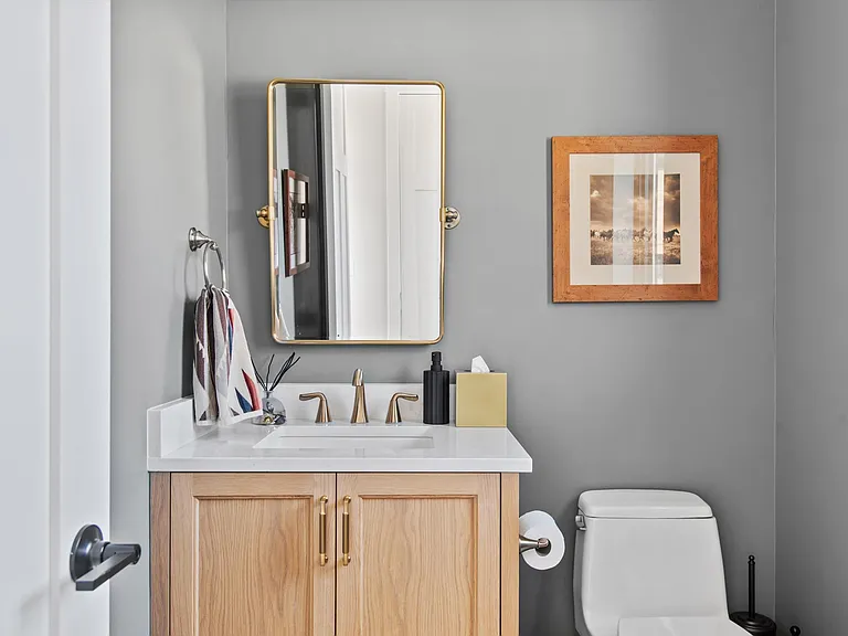 110 Bowles Dr — Photo 2