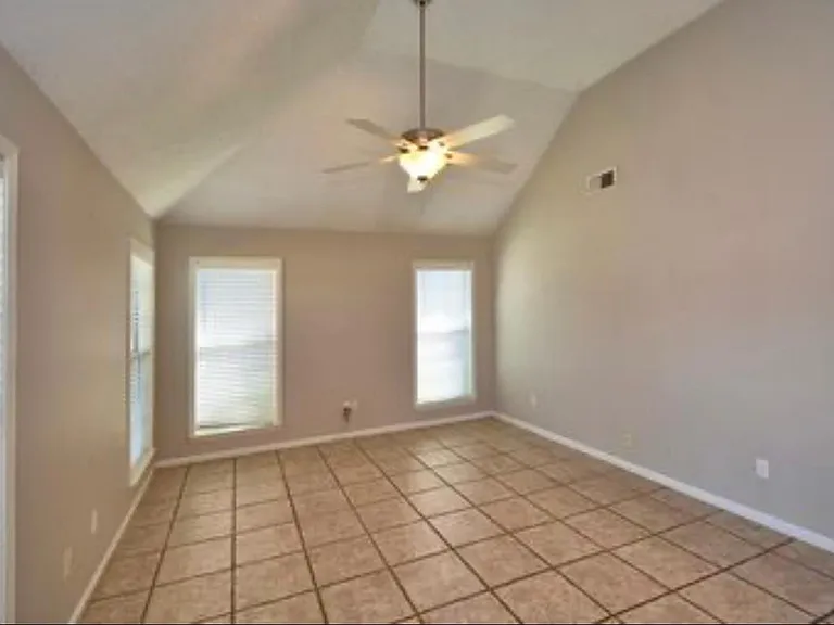 4001 Falliston Dr — Photo 26