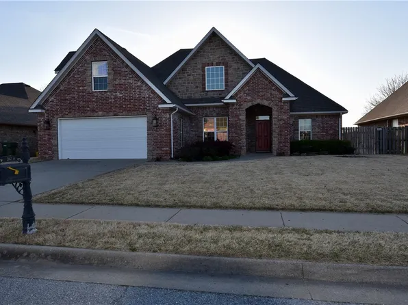 3618 N 4th St, Rogers, AR 72756
