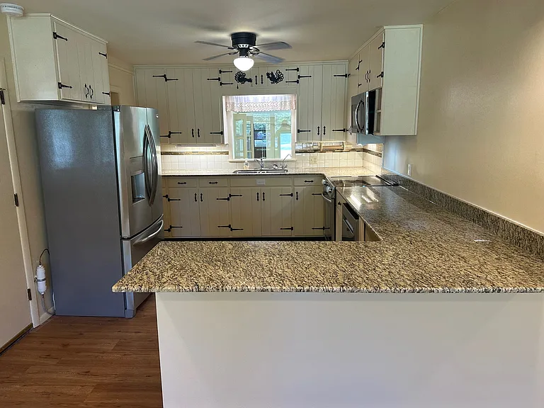 2025 W Wedington Dr — Photo 1