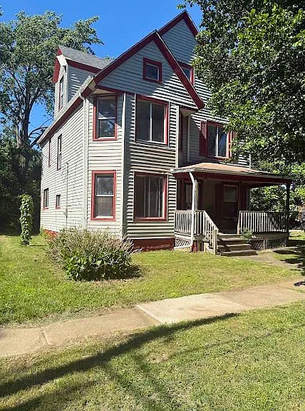 15007 Cardinal Ave — Photo 1