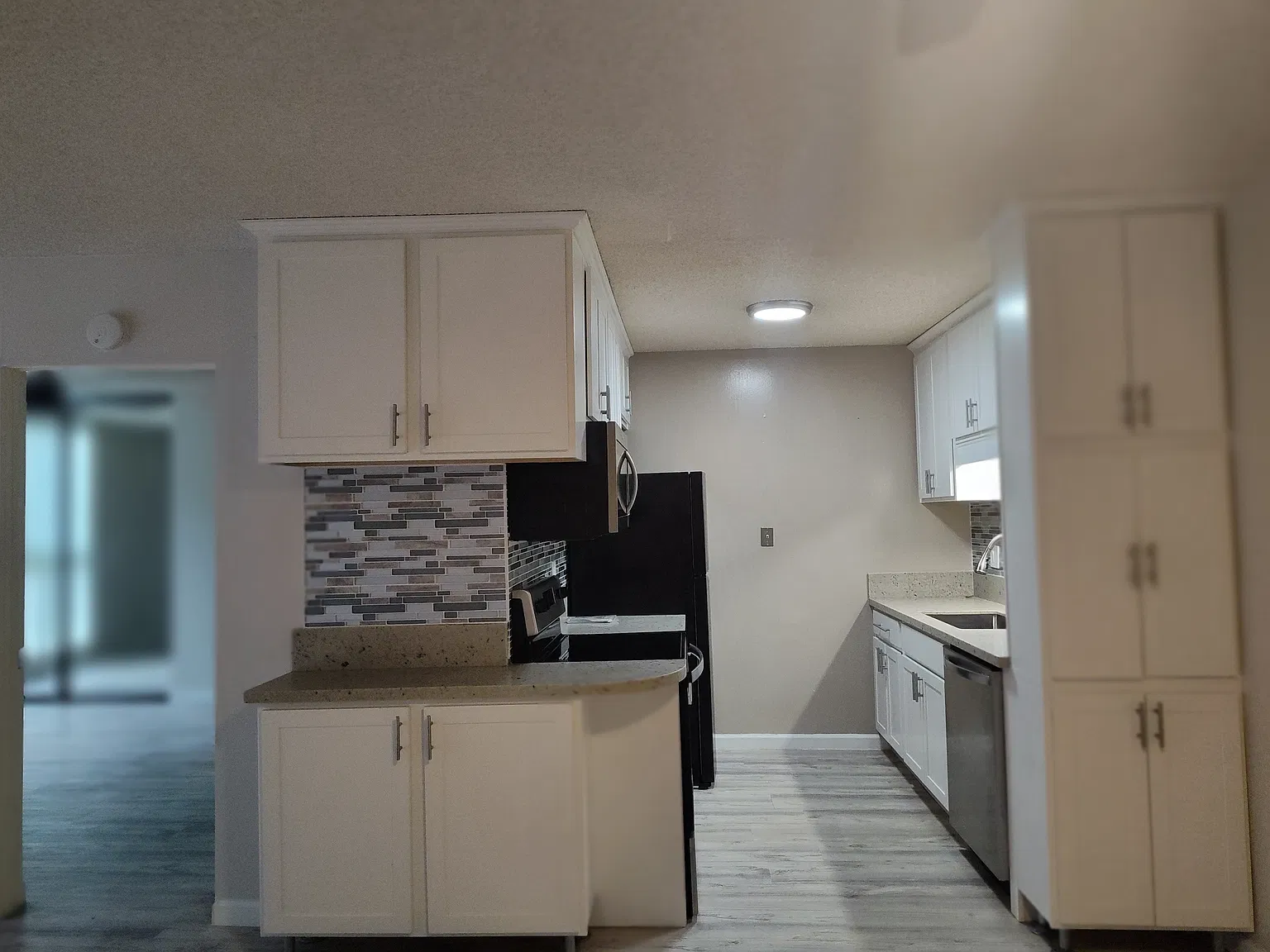 Herschel Apartments — Photo 2