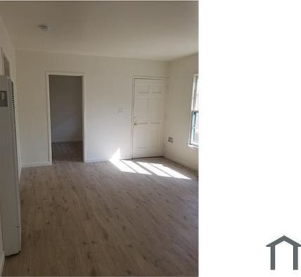 2nd image of 3605 W 58th Pl