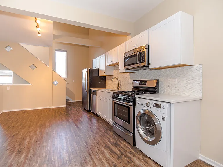 2430 N Clybourn Ave #2 — Photo 1