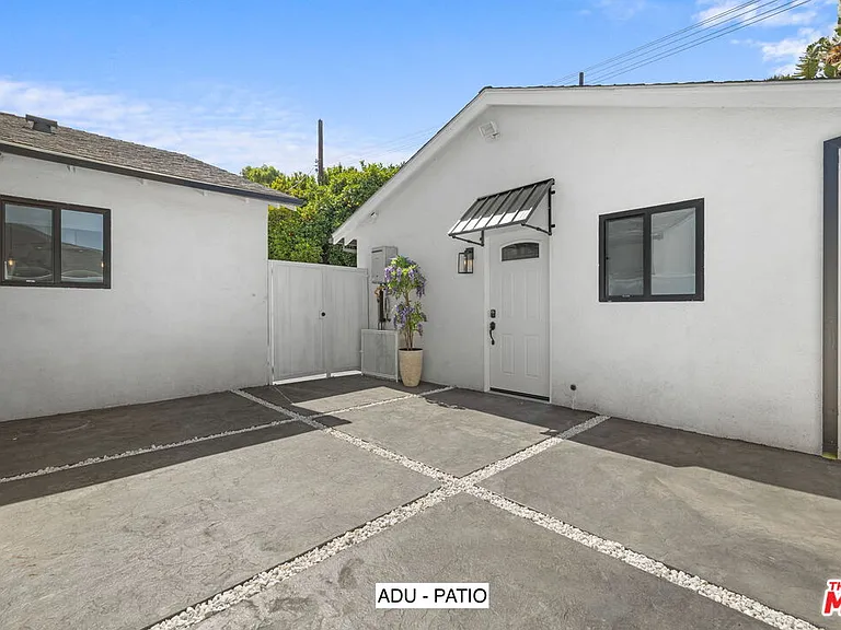 14642 Runnymede St — Photo 11