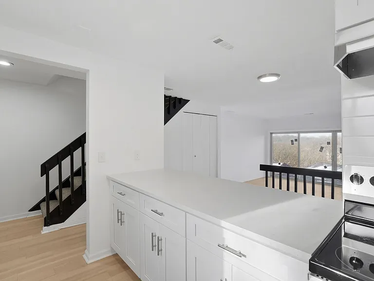 Village in the Park Apartments — Photo 44