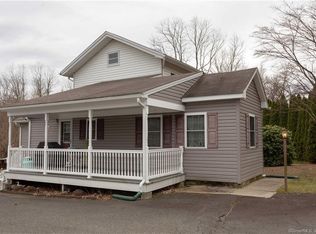 904 Summit Rd, Cheshire, CT 06410