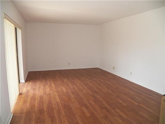 4th image of 5656 SE Riverboat Dr #122