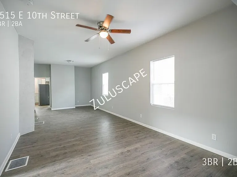 3515 E 10th St — Photo 3