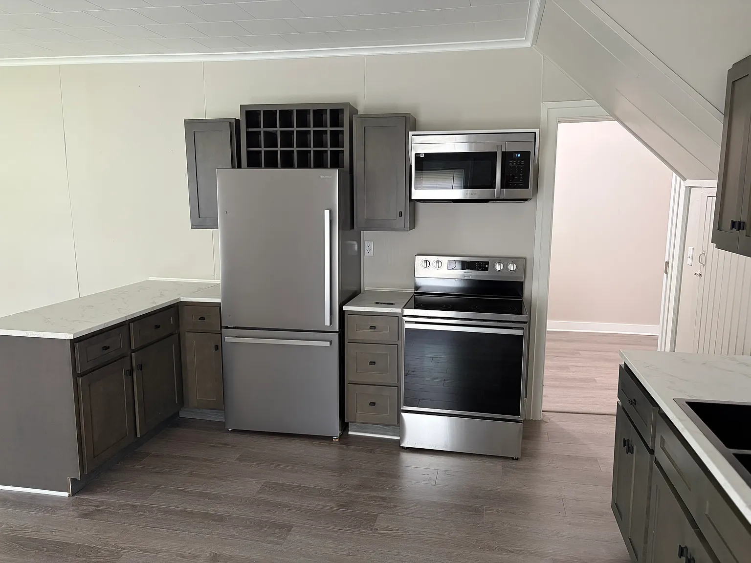 1 bed, 650 sqft, $1,100 — Photo 3