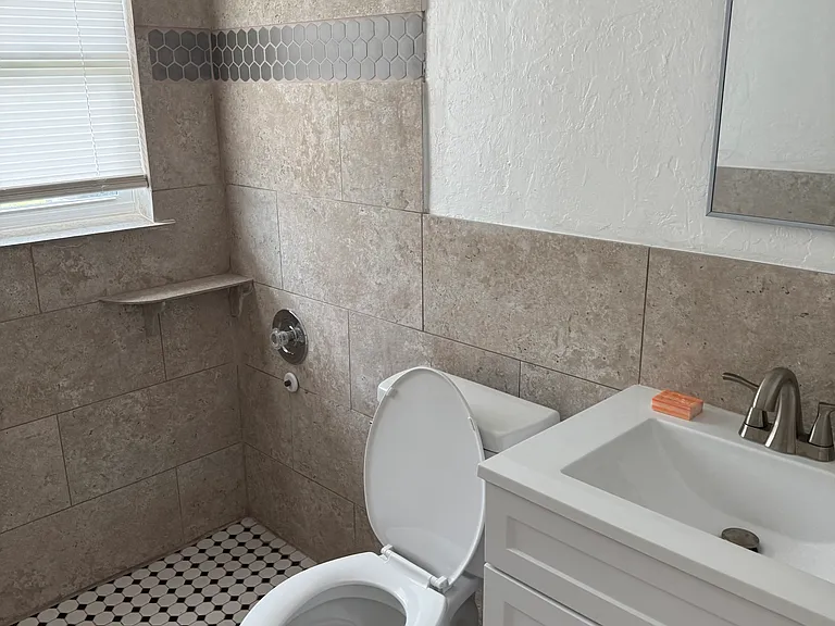 4835 Tudor Dr #B — Photo 6